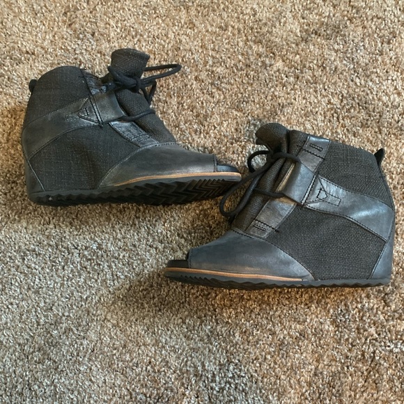 Sorel Lake peep toe wedge shoe sz 6.5 - Picture 2 of 8
